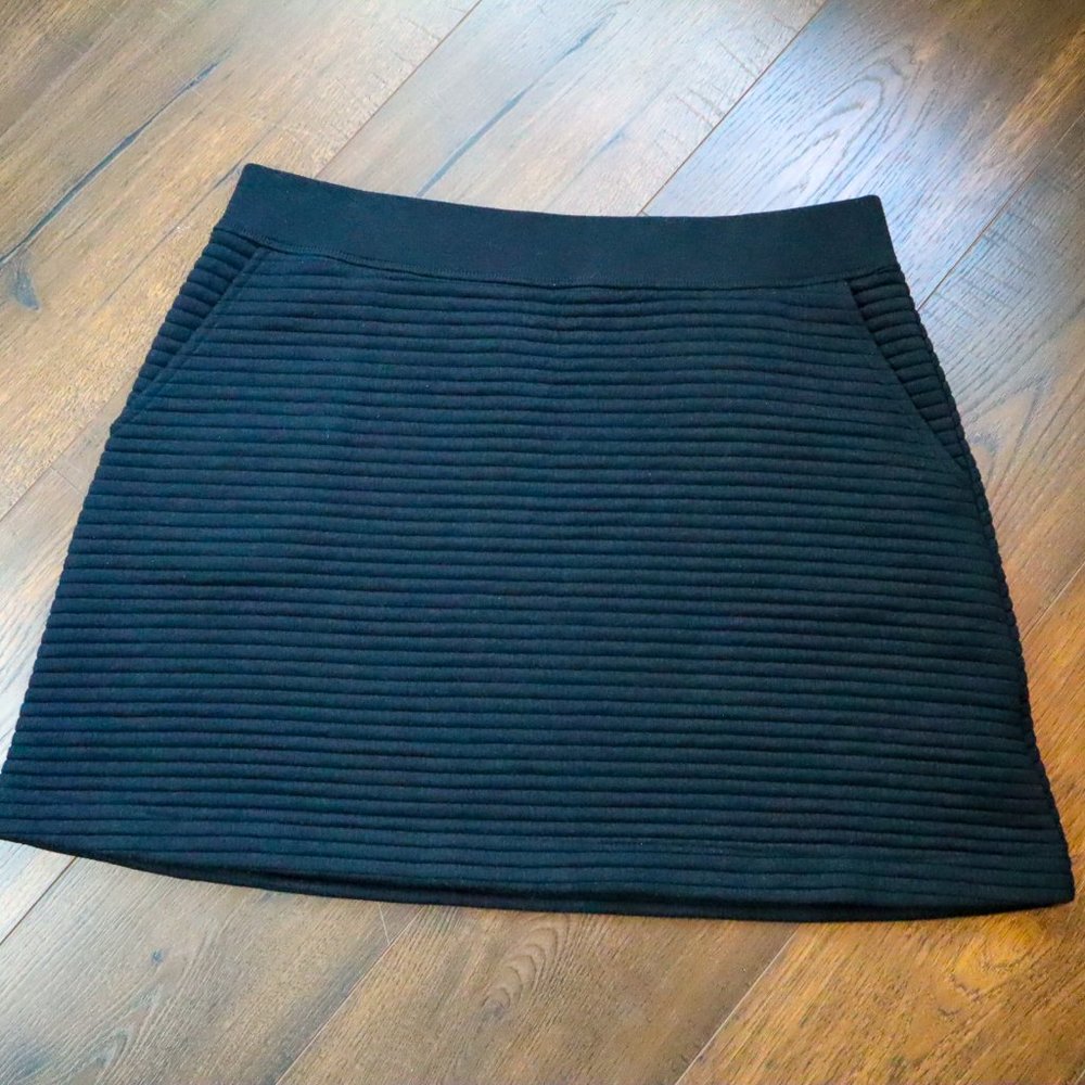 GAP Black Ribbed Mini Skirt